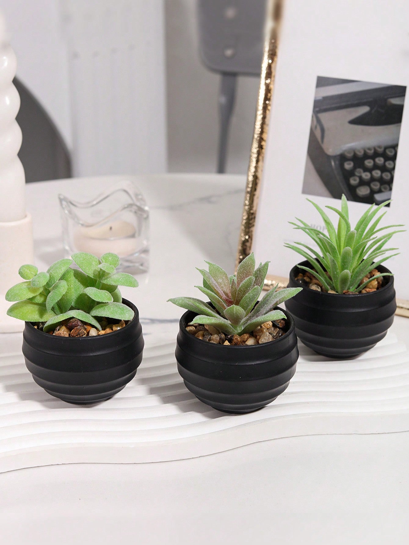 6pcs/Set Artificial Mini Succulents, Green Succulents, White Planter, Black Planter, PE Material, Artificial Plants, Simulated Succulents, Desktop Decoration, Home Decorations, Garden Decorations, School Dormitory Office Decorations