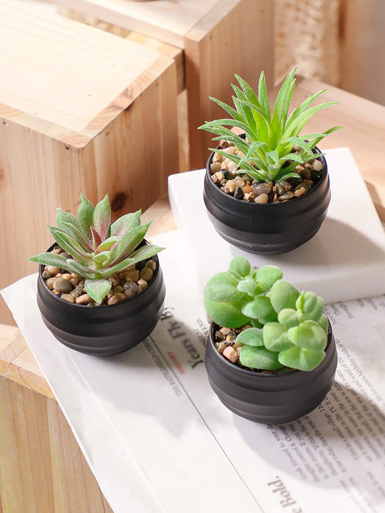 6pcs/Set Artificial Mini Succulents, Green Succulents, White Planter, Black Planter, PE Material, Artificial Plants, Simulated Succulents, Desktop Decoration, Home Decorations, Garden Decorations, School Dormitory Office Decorations