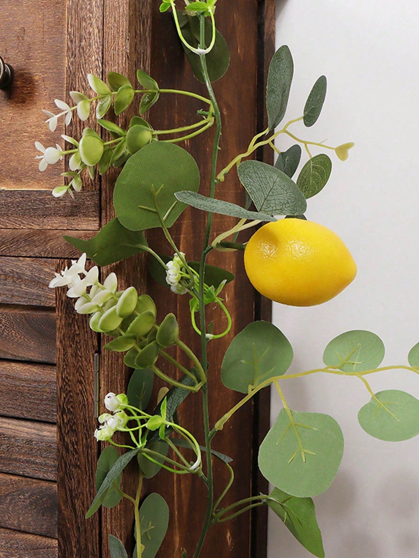 Artificial Green Eucalyptus Leaf Wreath, Polyresin Fake Lemon Garland, Hanging Evergreen Vines, Suitable For Summer Porch, Wall, Fireplace, Dining Table, Wedding, Garden, Farmhouse, Home Decoration, Room Decor,Fake Plants